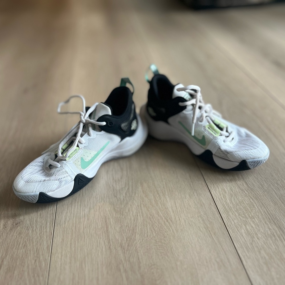 Boys Nike Big kid Giannis Basketball shoes